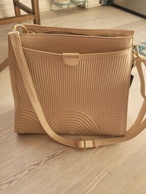 Large Vegan SUGU Purse - Brand new with Tag- Elegant Everyday Shoulder Bag